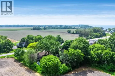 27 Mersea Road 12 Leamington ON N8H 3V4