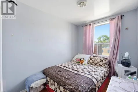 1479 Eglinton Avenue West Toronto (oakwood Village) ON M6E 2G6