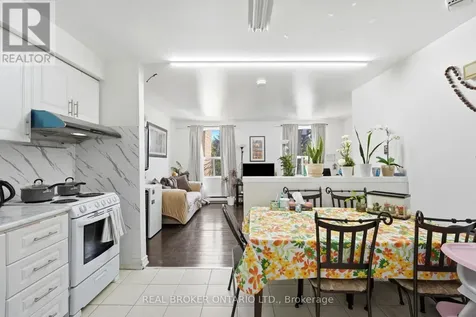 1479 Eglinton Avenue West Toronto (oakwood Village) ON M6E 2G6