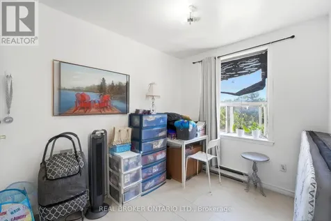 1479 Eglinton Avenue West Toronto (oakwood Village) ON M6E 2G6