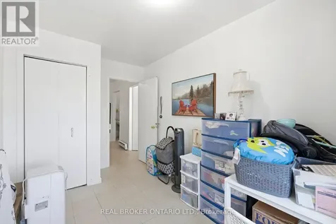 1479 Eglinton Avenue West Toronto (oakwood Village) ON M6E 2G6