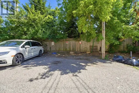 1479 Eglinton Avenue West Toronto (oakwood Village) ON M6E 2G6