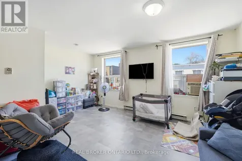 1479 Eglinton Avenue West Toronto (oakwood Village) ON M6E 2G6