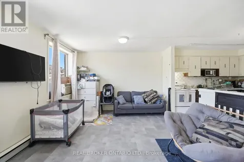 1479 Eglinton Avenue West Toronto (oakwood Village) ON M6E 2G6