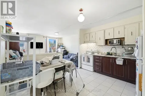 1479 Eglinton Avenue West Toronto (oakwood Village) ON M6E 2G6