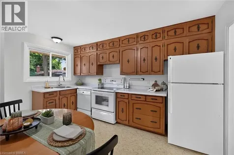 21 Brier Crescent Brantford ON N3R 3M5
