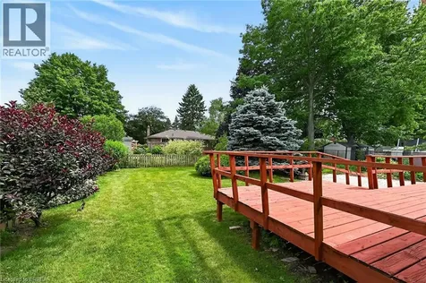21 Brier Crescent Brantford ON N3R 3M5