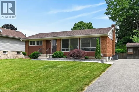 21 Brier Crescent Brantford ON N3R 3M5