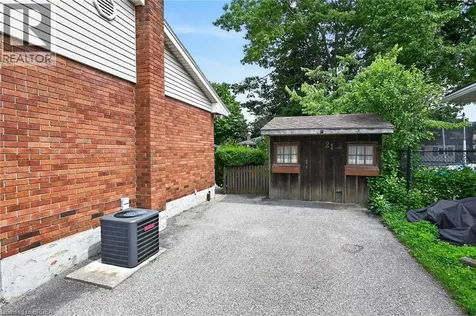 21 Brier Crescent Brantford ON N3R 3M5