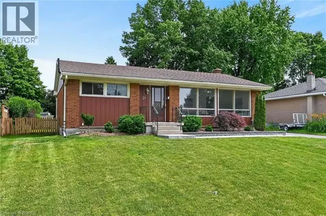 21 Brier Crescent Brantford ON N3R 3M5