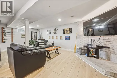 161 Ivon Avenue Hamilton ON L8H 5S7