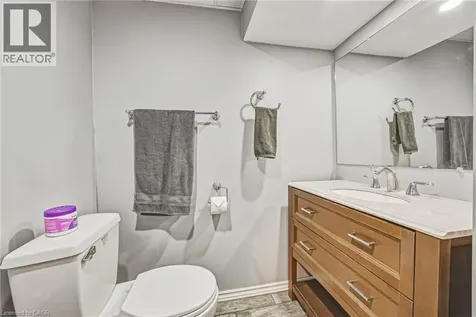 161 Ivon Avenue Hamilton ON L8H 5S7