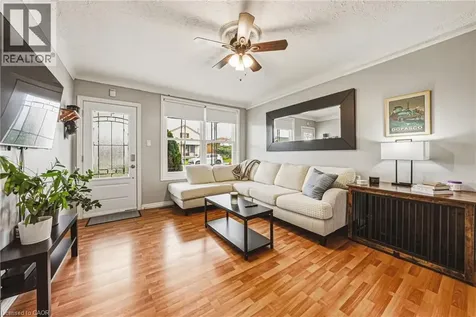 161 Ivon Avenue Hamilton ON L8H 5S7
