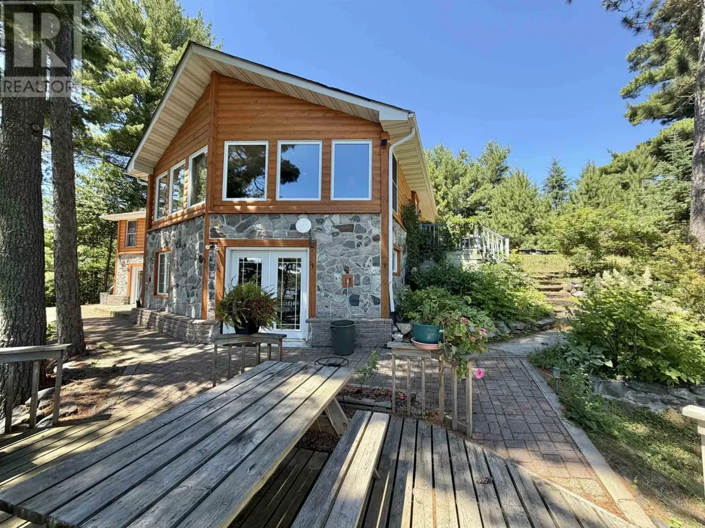 543A Reef Point Road Fort Frances ON P9A 3M3