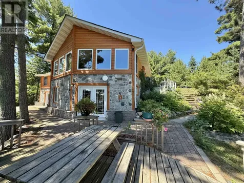 543A Reef Point Road Fort Frances ON P9A 3M3