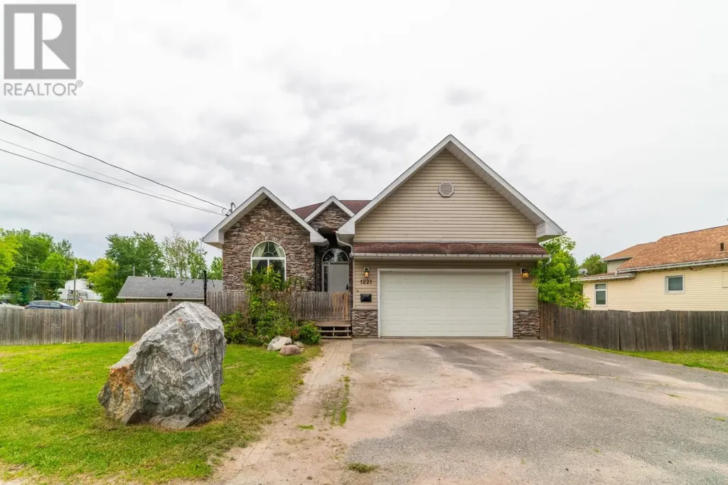 1221 River Drive Kenora ON P9N 1K7