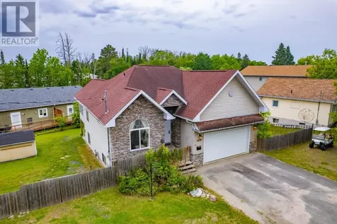 1221 River Drive Kenora ON P9N 1K7