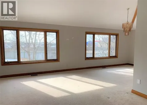 124 Paddock Road Wallaceburg ON N8A 4Y3