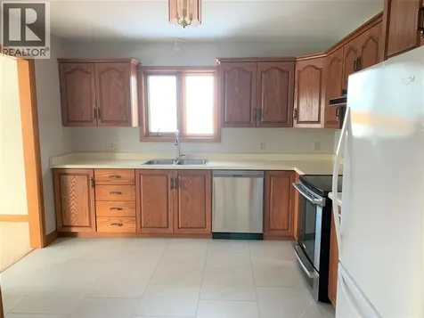124 Paddock Road Wallaceburg ON N8A 4Y3