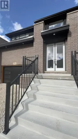 113 Delphi Court Blue Mountains ON N0H 1J0