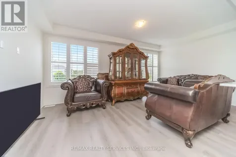 69 Kirkwood Way Barrie ON L9J 0K7