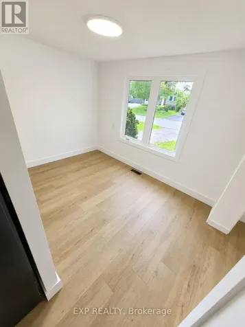 428 Hatfield Crescent Ottawa ON K1E 1M8