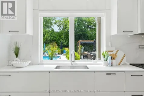 1544 Lochlin Trail Mississauga (mineola) ON L5G 3V7