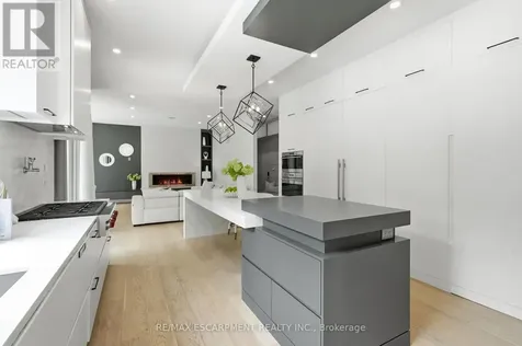 1544 Lochlin Trail Mississauga (mineola) ON L5G 3V7