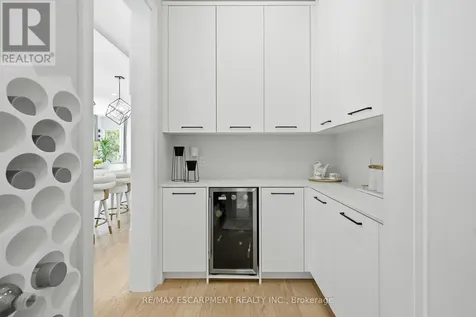 1544 Lochlin Trail Mississauga (mineola) ON L5G 3V7