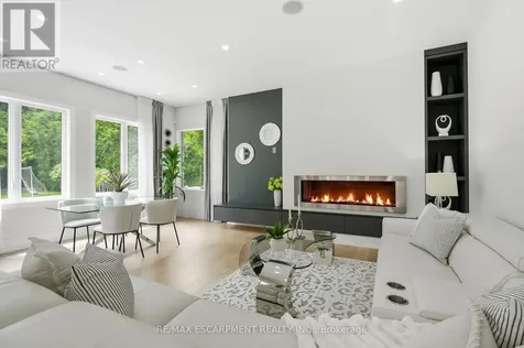 1544 Lochlin Trail Mississauga (mineola) ON L5G 3V7
