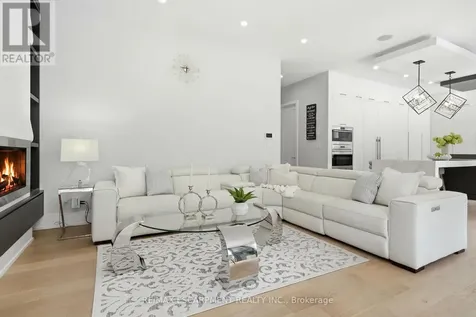 1544 Lochlin Trail Mississauga (mineola) ON L5G 3V7