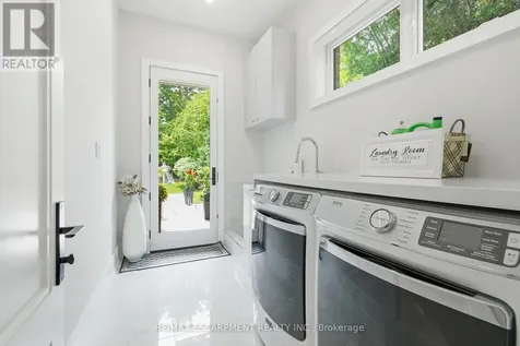 1544 Lochlin Trail Mississauga (mineola) ON L5G 3V7