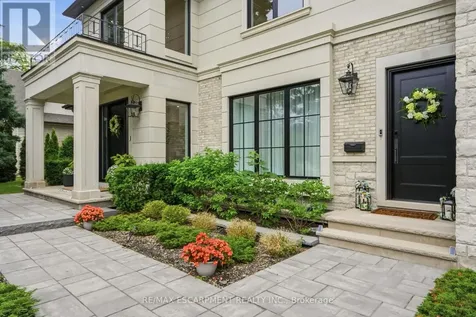1544 Lochlin Trail Mississauga (mineola) ON L5G 3V7