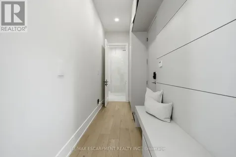 1544 Lochlin Trail Mississauga (mineola) ON L5G 3V7