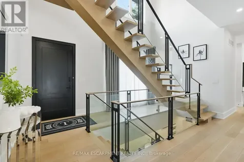 1544 Lochlin Trail Mississauga (mineola) ON L5G 3V7