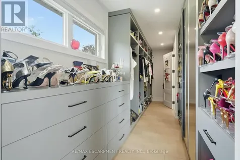 1544 Lochlin Trail Mississauga (mineola) ON L5G 3V7
