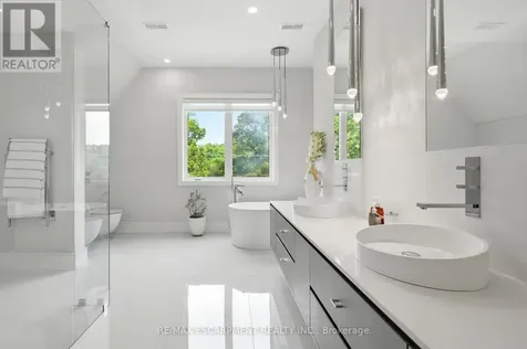 1544 Lochlin Trail Mississauga (mineola) ON L5G 3V7