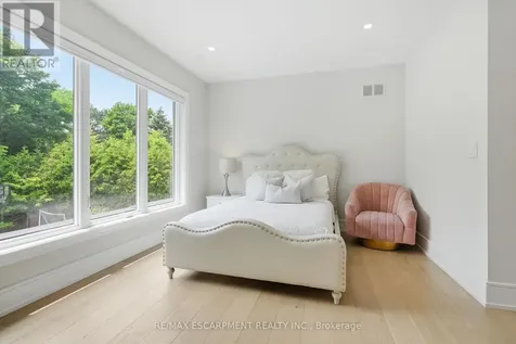 1544 Lochlin Trail Mississauga (mineola) ON L5G 3V7