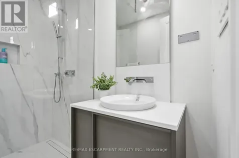 1544 Lochlin Trail Mississauga (mineola) ON L5G 3V7
