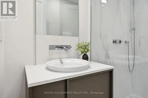 1544 Lochlin Trail Mississauga (mineola) ON L5G 3V7