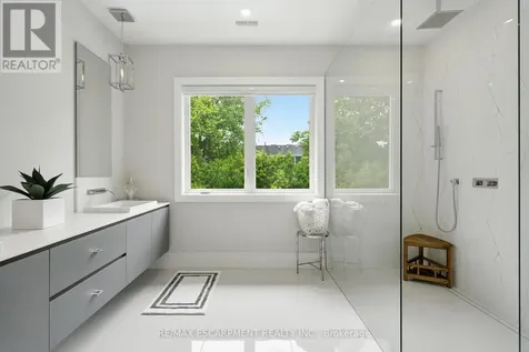 1544 Lochlin Trail Mississauga (mineola) ON L5G 3V7