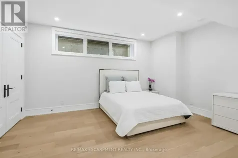 1544 Lochlin Trail Mississauga (mineola) ON L5G 3V7