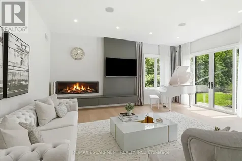 1544 Lochlin Trail Mississauga (mineola) ON L5G 3V7
