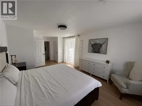 2737 King Street East Hamilton ON L8G 5H1