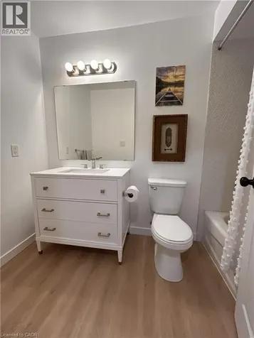 2737 King Street East Hamilton ON L8G 5H1