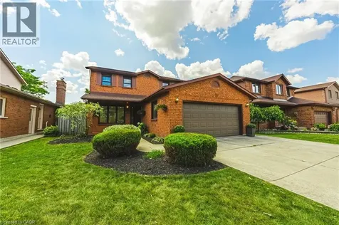39 Parkwood Crescent Hamilton ON L8V 4Z9