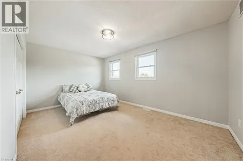 39 Parkwood Crescent Hamilton ON L8V 4Z9