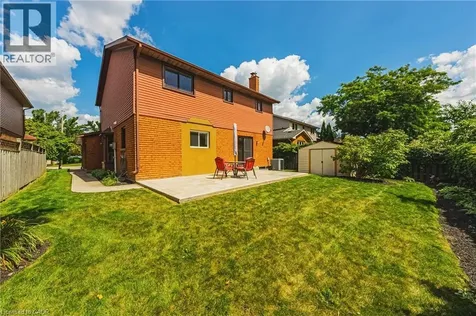 39 Parkwood Crescent Hamilton ON L8V 4Z9