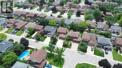 39 Parkwood Crescent Hamilton ON L8V 4Z9