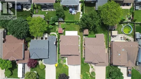 39 Parkwood Crescent Hamilton ON L8V 4Z9